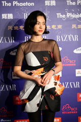 组图：群星亮相BAZAAR明星慈善夜红毯星光熠熠