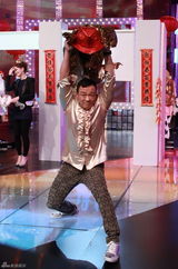 幻灯图：《华人大综艺》录制 王喜得“丈母娘”喜爱