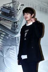 高清组图：韩国电影《巨塔》首映群星云集