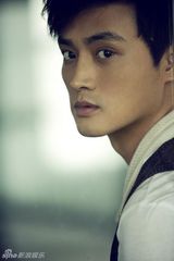 高清组图：刘晓虎时尚写真 儒雅睿智尽显型男风采