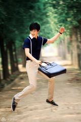 组图：王雨悬浮运动大片 时尚动感助威奥运