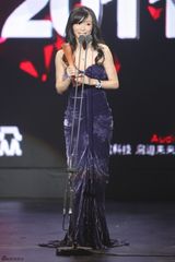 组图：张静初时尚先生颁奖礼获封最美女人