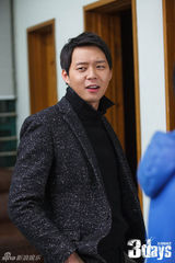 组图：《3天》朴有天戏里霸气戏外淘气