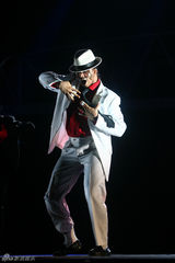 高清图：《颤栗现场》北京上演 演绎杰克逊经典