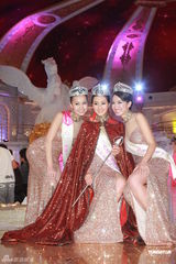 组图：2012港姐冠亚季军后台合影