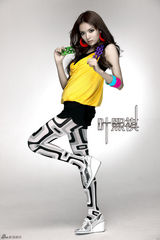 高清图：叶熙祺全新造型几何色彩冲击眼球