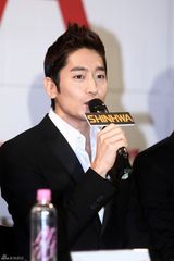 高清组图：神话全员亮相14周年纪念回归记者会