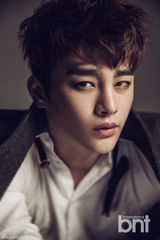 高清组图：徐仁国拍时尚写真 冷酷眼神魅力十足