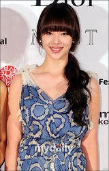 组图：允儿孔贤珠出席釜山亚洲电影之夜