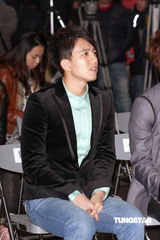 幻灯图集：林宥嘉年底忙不停 联手飞轮海宣告跨年 