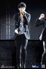 组图：韩团f(x)EXO-M等亮相上海K-POP音乐演唱会