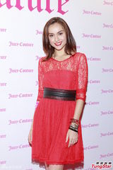 组图：MandyLieu红裙亮相 徐濠萦文咏珊同场