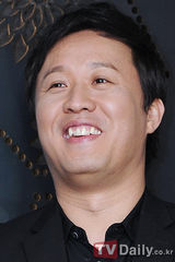 组图：韩星笑星郑俊河五月与小十岁女友结婚