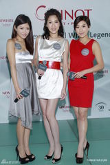 组图：周家蔚出席活动称不介意前男友闹婚礼