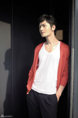 高清图:黄晓明秀八块腹肌 或温柔或阳刚展天蝎魔力