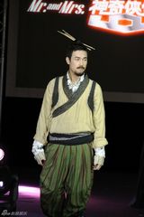 高清组图：古天乐吴君如扮潮人侠侣联袂走秀