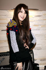 幻灯图：杨丞琳黑色劲装彩排演唱会 欲转型做熟女