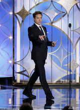 组图：金球奖小罗伯特唐尼颁奖抢镜 自封赢家