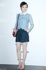 组图：孙俪不惧低温秀美腿 为新戏预留半年档期