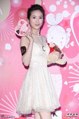 组图：林依晨亮相巧克力代言气质优雅