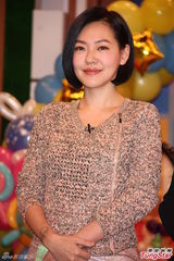 组图：小S被问胖达人千万转让 快闪避谈