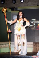 组图：林志玲cos光之女神 挥舞权杖性感曼妙