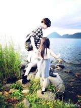 组图：高晓松全家游日本 80后爱妻晒美照