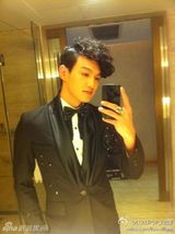 组图：明星亮相中歌榜后台 欢乐搞笑比卖萌