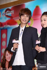 组图：朴政珉助阵《翻糖花园》将赴日本发新专辑