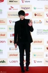 高清组图：韩团2NE1Beast等亮相Melon音乐颁奖礼