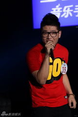 幻灯组图：快男300强突围赛首场 9位选手晋级60强