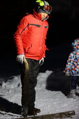 组图：《爸爸》爸爸们全副武装 冰天雪地劈木头