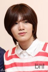 组图：韩团INFINITE出席代言品牌粉丝签名会