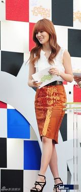 组图：佳仁等《音乐中心》热情表演 韩善花全孝盛主持