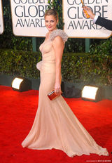 幻灯图集：巴里摩尔和男友逛街 摩登美女幸福素颜