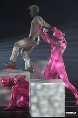 组图：郭富城小巨蛋开唱展过人舞技HIGH翻全场