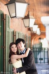 组图：洪卓立牵手吴千语七位数拍唯美婚纱广告