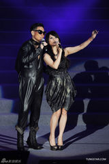 组图：苏永康台北感性开唱 周蕙与胡夏助阵