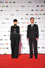 高清组图：MTV超级盛典红地毯 众星美丽“冻”人