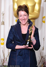 组图：奥斯卡后台-贾桂琳-杜伦获最佳服装设计