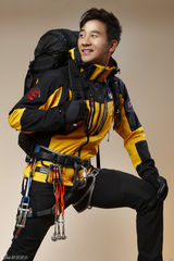 高清组图：严泰雄高雅拉拍运动写真健康活力满分