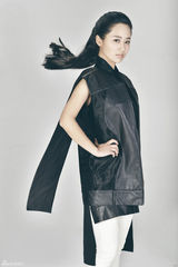 组图：杨紫【演员】朋克造型写真 皮衣帅气硬朗