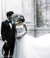 组图：韩球星赵在镇与美貌大提琴手新娘拍婚纱写真