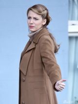 组图：绯闻女孩布莱克拍新片 驼色大衣掀怀旧风