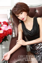 组图：万茜最新杂志大片化身冷美人