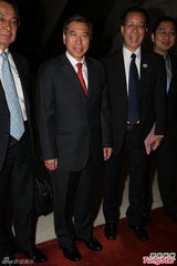 组图：钟景辉热爱演艺不退休 古明华获万元金牌