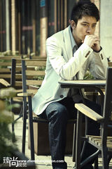 高清图：贾乃亮仲夏大片  简约混搭流露花样气质