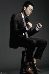 组图：廖凡最新写真大片 亦正亦邪散发嫩叔魅力