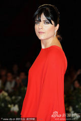 组图：《黑马》首映 布莱尔带初生儿子走红毯