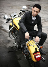 组图：吴秀波写真冷暖色碰撞 彰显纯爷们风范